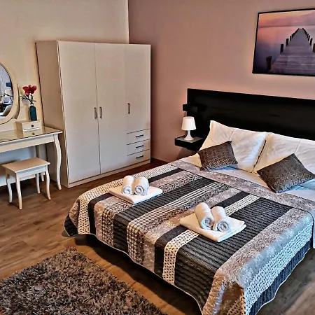 San Zaro Apartament *
